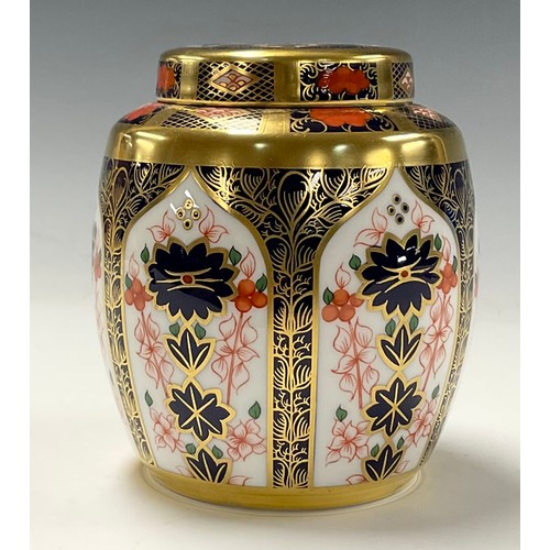 3 - A Royal Crown Derby Imari 1128 pattern ginger jar and cover, 12cm, first quality, unboxed