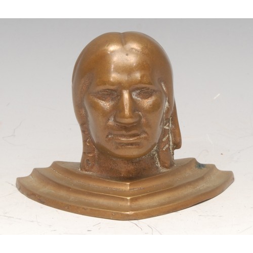 3634 - A bronze car mascot, Native American Indian, 6cm