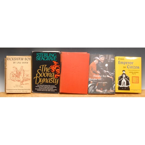 4155 - China, personal stories – Shaw (Lau – pseud.), Rickshaw Boy, trans. Evan King (pseud.), New York, Re... 