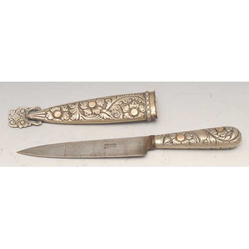 3741 - A 19th century dagger, possibly South American or Spanish, 21cm double-edged pointed blade, stacked ... 