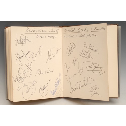 4074 - An autograph album, equestrian interest, Newmarket, including Lester Piggott, Peter O'Sullivan, Gord... 