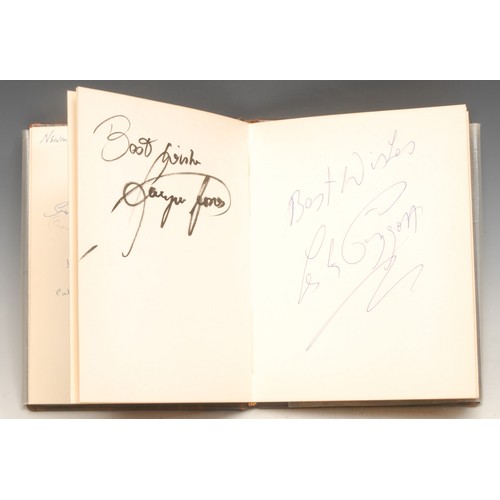 4074 - An autograph album, equestrian interest, Newmarket, including Lester Piggott, Peter O'Sullivan, Gord... 