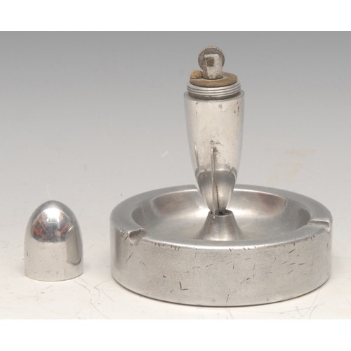 3235 - Aeronautica - World War II - a salvaged alloy table cigarette lighter and ashtray, as a bomb, 12cm h... 