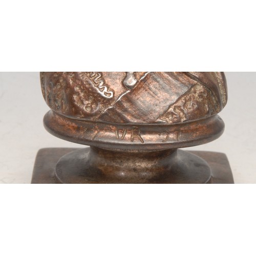 3231 - Advertising - Lighting - Royalty - a Victorian copper varnished cast iron promotional desk bust, cas... 