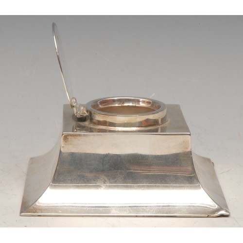 3075 - A George VI silver spreading square inkwell, of Scottish military interest, hinged cover enegaved wi... 
