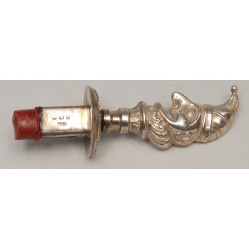 3325 - An Edwardian silver novelty sealing wax holder, as Mr Punch, 7.5cm long, Crisford & Norris, Birmingh... 