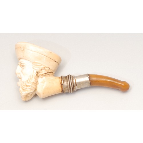 3137 - A pair of 19th century German novelty meerschaum pipes, each carved as the head of a sailor, the lar... 