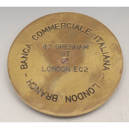 3270 - An early 20th century brass promotional perpetual desk calendar, for Banca Commerciale Italiana, Lon... 