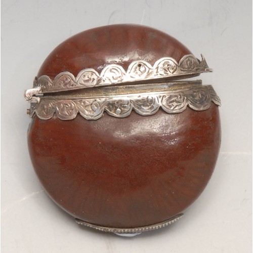 3613 - A 19th century silver mounted chestnut vesta case, 4.5cm long, c. 1880