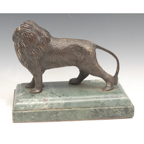 3569 - A 19th century French bronze, cast as a lion, Grand Tour manner, green marble base, 17cm high overal... 