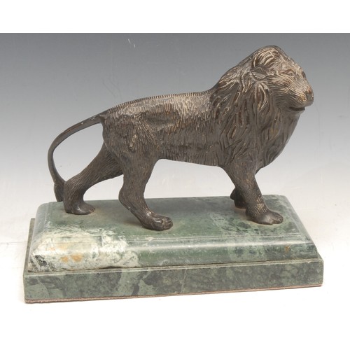 3569 - A 19th century French bronze, cast as a lion, Grand Tour manner, green marble base, 17cm high overal... 