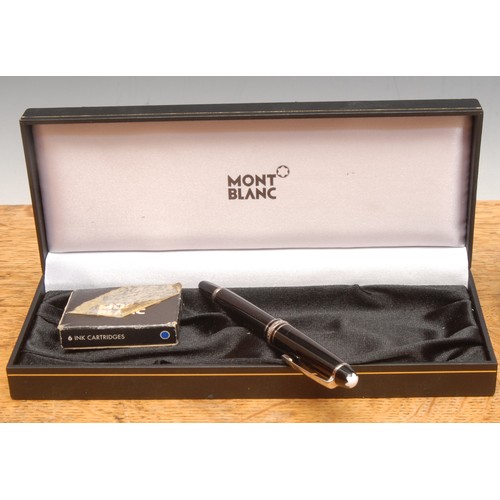 3631 - Pens - a Mont Blanc Meisterstuck fountain pen, 14k white gold nib, 11.5cm long, cased; a Parker stai... 