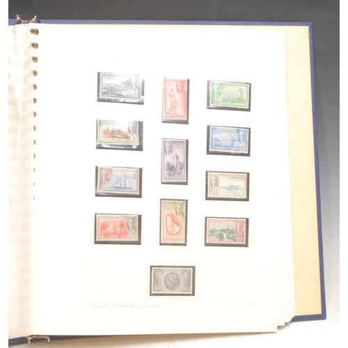 3998 - Stamps - Commonwealth binder GV - QEII many full sets, used/UMM