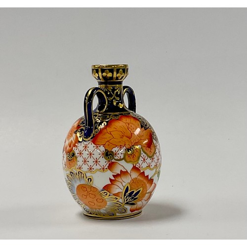 22 - A Royal Crown Derby Imari two handled gourd shaped vase, pattern number 434, 10.5cm, c.1900