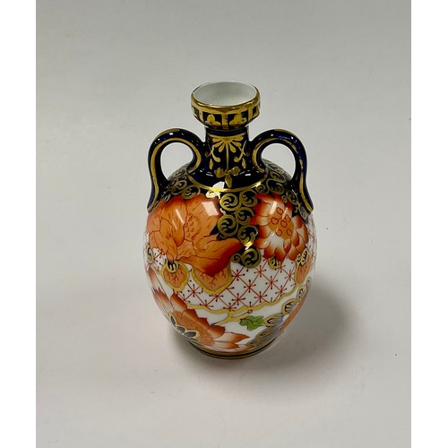 22 - A Royal Crown Derby Imari two handled gourd shaped vase, pattern number 434, 10.5cm, c.1900