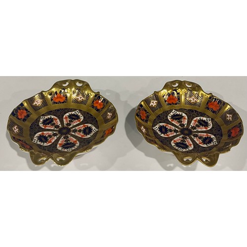 41 - A pair of Royal Crown Derby Imari palette 1128 pattern pedestal bon-bon dishes, solid gold band, 16c... 