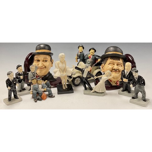 76 - A Manor Limited Editions figure, Stars of the Black and White Movies, modelled by Ray Noble, Marilyn... 