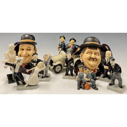 76 - A Manor Limited Editions figure, Stars of the Black and White Movies, modelled by Ray Noble, Marilyn... 