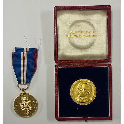 189 - A Queens Golden Jubilee medal 1952 - 2002; a George V medallion to Royal visit to Bristol 28th June ... 