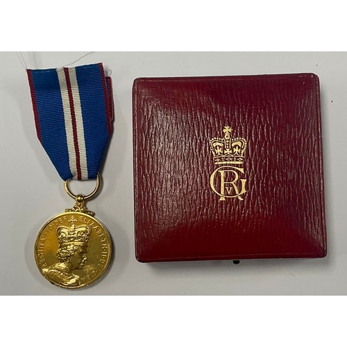 189 - A Queens Golden Jubilee medal 1952 - 2002; a George V medallion to Royal visit to Bristol 28th June ... 