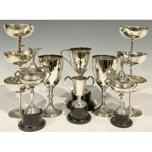 200 - A pair of silver golf trophies, Leicester and Rutland, engraved with a fox, Willesley Park 1932, 15.... 