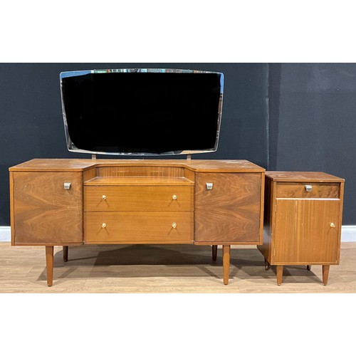 388 - A retro mid-20th century dressing table, by Wrighton, 125cm high, 137cm wide, 48.5cm deep; a conform... 