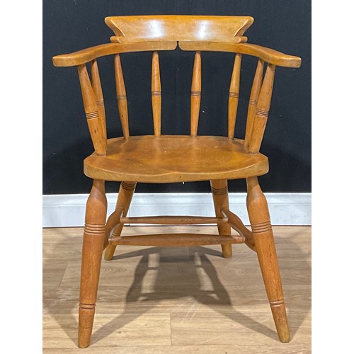 419 - A George VI beech and elm smoker’s bow elbow chair, 80cm high, 62.5cm wide