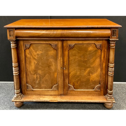 61 - A William IV mahogany Chiffonier, 88.5cm high x 108.5cm wide x 46.5cm deep.