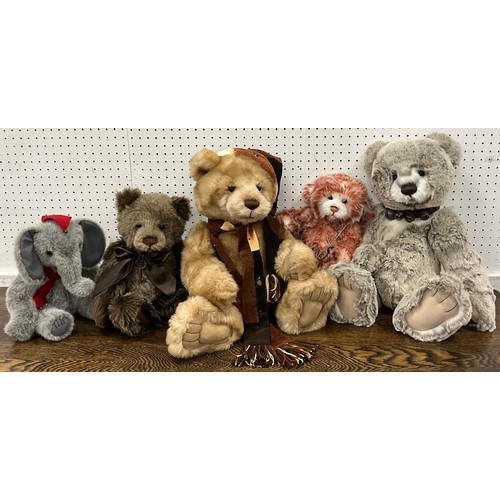 86 - Charlie Bears - Santa Paws CB621390;  Blaine, CB131361;  Bo Bo CB094073;  Jenkins CB614848;  Edith C... 