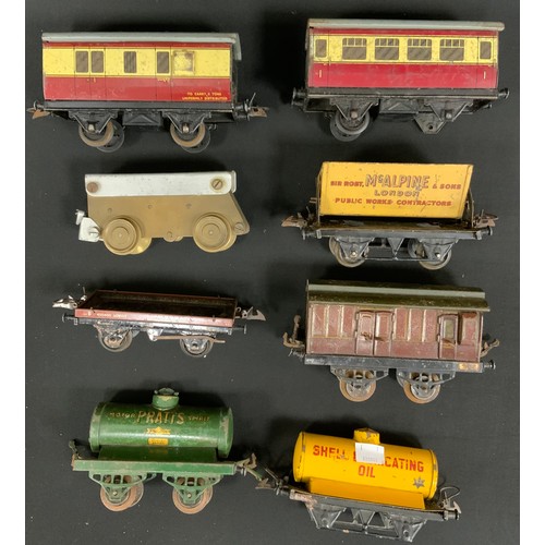 178 - Hornby O Gauge  - clockwork 4-4-2 3362 locomotive, green livery;  other locomotives inc 6600 tank en... 