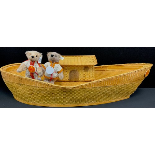 307 - A Steiff Limited Edition Ark with Mr and Mrs Teddy Noah, 0735 of 8000, 1992, in original box with ce... 