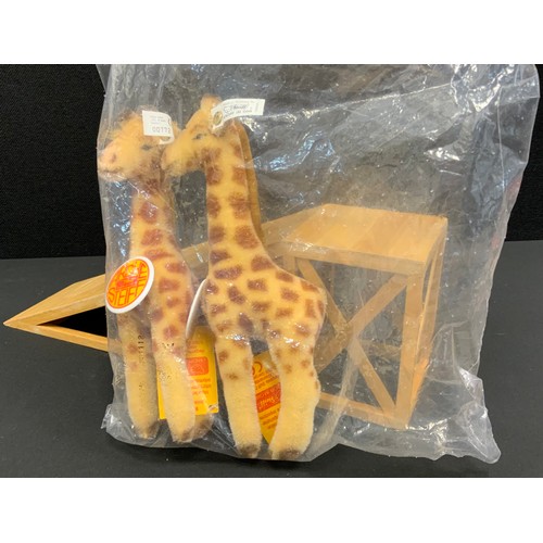 308 - Steiff Noah's Ark mohair Set of Two figures, male and female Giraffe, 772/8000, 25cm high, boxed wit... 