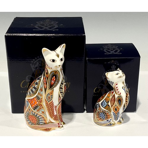 10 - A Royal Crown Derby paperweight, Siamese Cat, signed on the base in gold by John Ablitt and dated 10... 