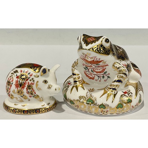 16 - A Royal Crown Derby paperweight, Old Imari Frog, printed in the 1128 pattern, gold stopper, limited ... 