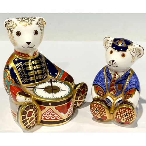 22 - A Royal Crown Derby paperweight, Drummer Teddy, gold stopper, 11cm high, designed by John Ablitt; an... 