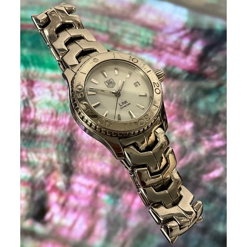 1048 - Tag Heuer - a ladies Link 200 stainless steel wristwatch, 26mm diameter case, ref E1451, mother of p... 