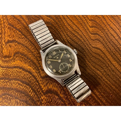 1092 - Record - a World War II Military Issue Wristwatch, signed Record, known by collectors as one of ''Th... 