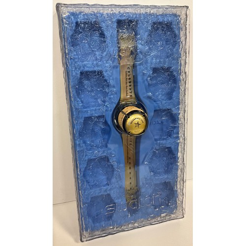 1109 - Swatch  - SLZ 104 Zapping by Nam Jun Paik, limited edition;  GZ 902 Sparkling Life, limited edition;... 