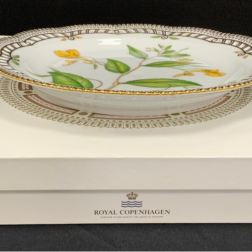 11 - Royal Copenhagen ‘Flora Danica’ pattern plates, hand painted with gilt detail, lobed pierced border,... 