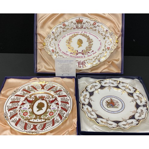 34 - Royal Crown Derby oval acorn dish to commemorate the 40th anniversary of the coronation of Queen Eli... 