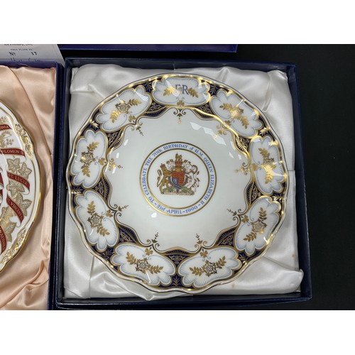 34 - Royal Crown Derby oval acorn dish to commemorate the 40th anniversary of the coronation of Queen Eli... 