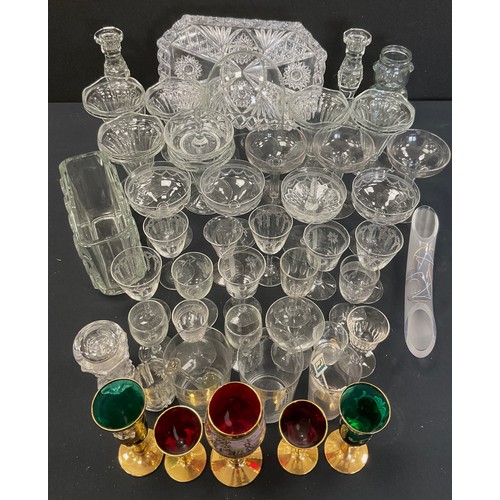 135 - Glassware Victorian and later in set of six sundae dishes, Edwardian champagne coups, etc