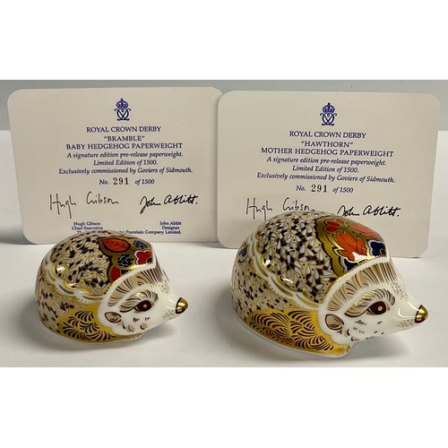 7 - A pair of Royal Crown Derby paperweights, Hawthorn Mother Hedgehog and Bramble Baby Hedgehog, Govier... 