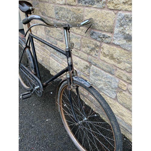 200 - A 1940s/50s Phillips single speed bicycle, serial number, T101039, black frame, leaver brakes, Brook... 