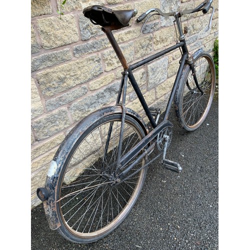 200 - A 1940s/50s Phillips single speed bicycle, serial number, T101039, black frame, leaver brakes, Brook... 