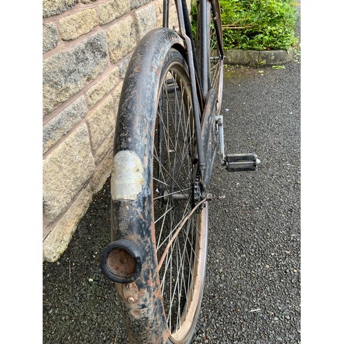 200 - A 1940s/50s Phillips single speed bicycle, serial number, T101039, black frame, leaver brakes, Brook... 