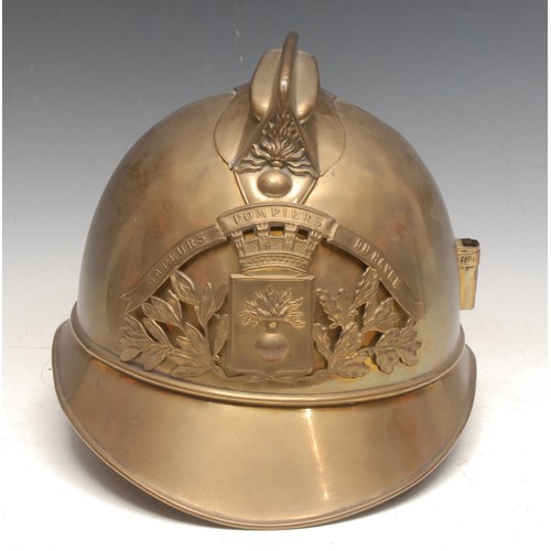 92 - Fire Brigade History - an early 20th century French brass fireman's helmet, Sapeurs PompiersDu Havre... 