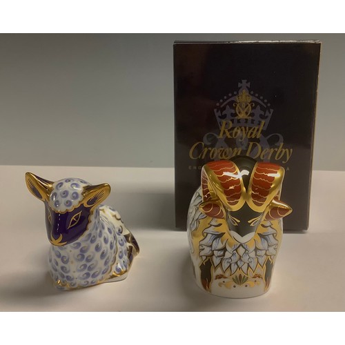 476 - A Royal Crown Derby paperweight, Derby Ram, exclusively available from The Royal Crown Derby Visitor... 