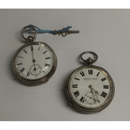 658 - An Edwardian silver cased pocket watch, Improved Patent English Lever, white dial, Roman numerals, s... 