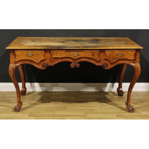 1324 - A 19th century Continental walnut and marquetry bureau plat, rectangular top with inset tooled and g... 